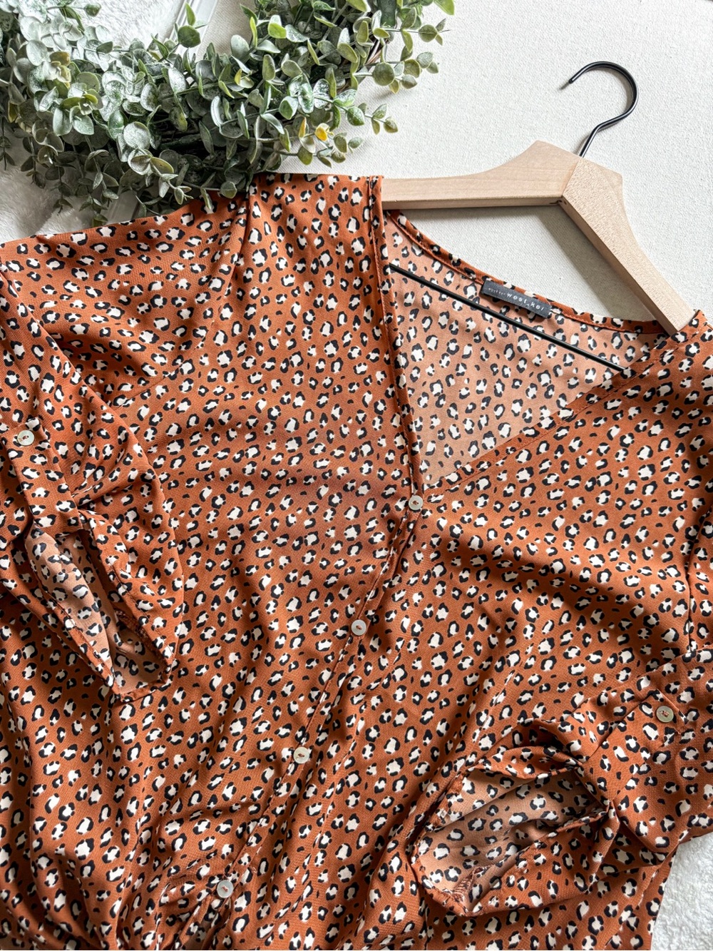 West Kei Leopard Print Tie Front Blouse Size Medium